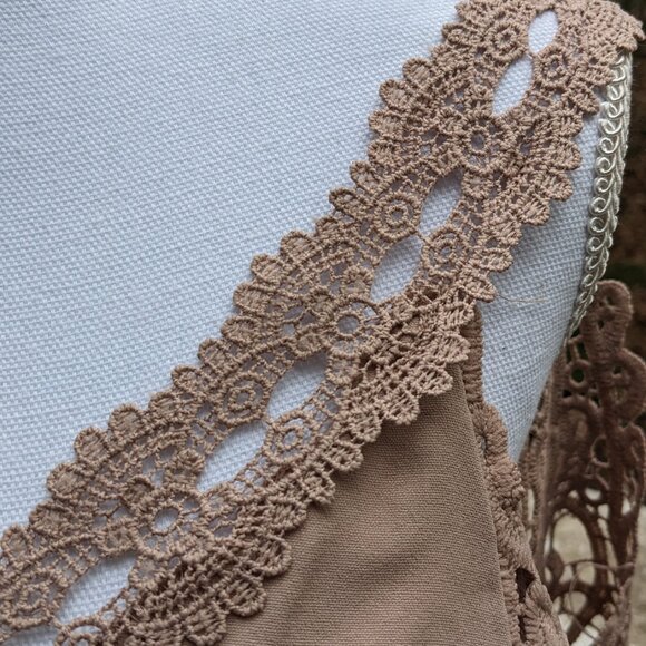 3/$30***Boho Camel Lace Top Size Small EUC - Picture 3 of 6